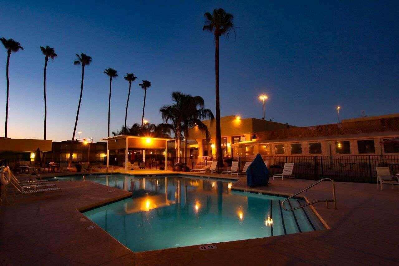 Hotel Ramada By Wyndham Tucson Exterior foto