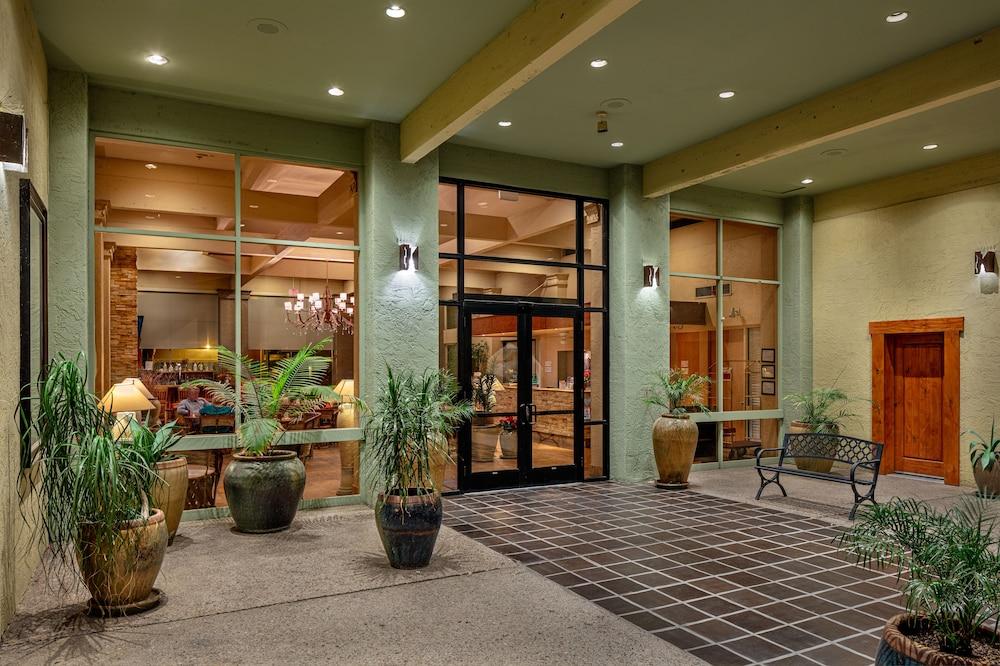 Hotel Ramada By Wyndham Tucson Exterior foto