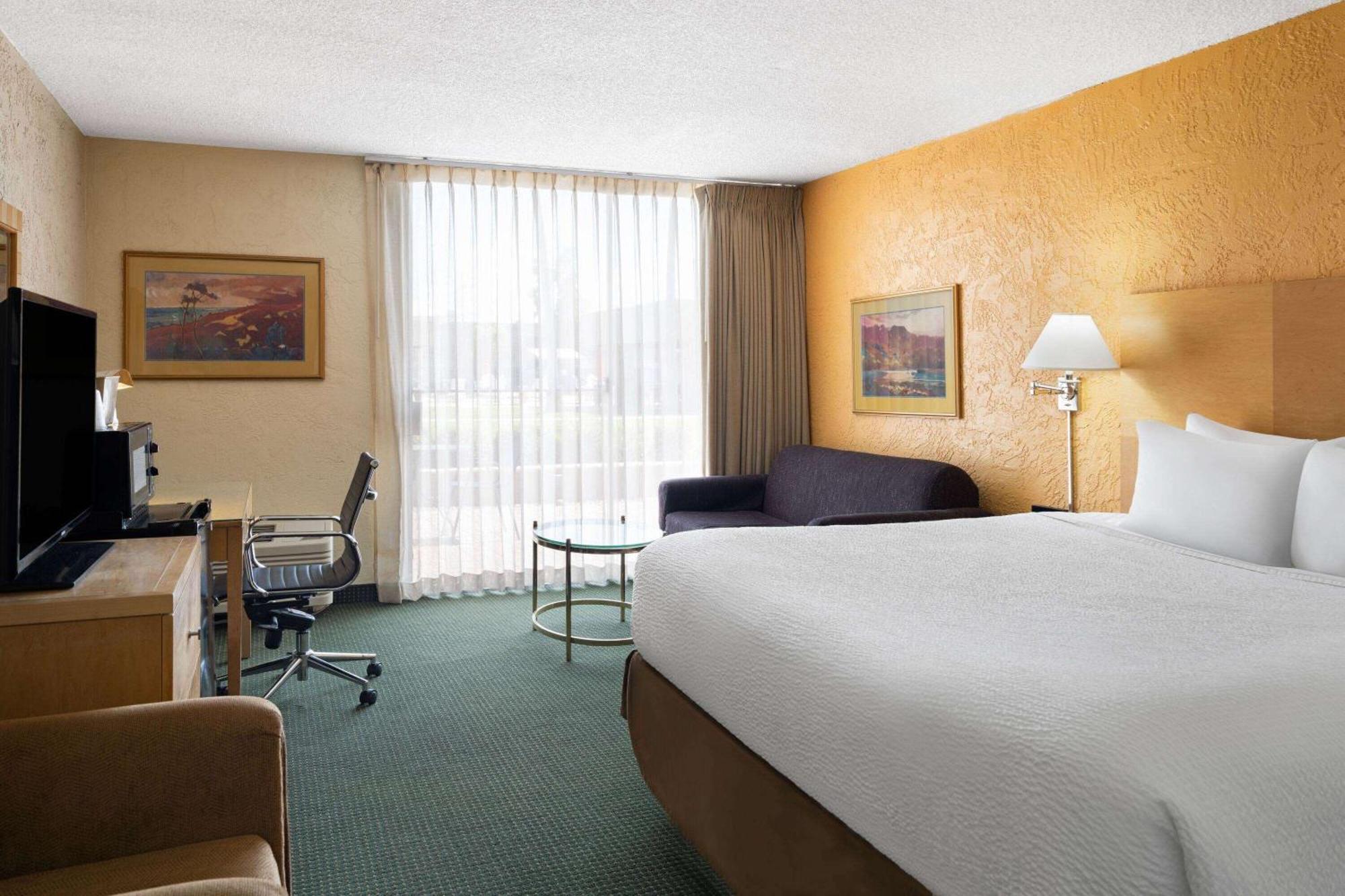 Hotel Ramada By Wyndham Tucson Exterior foto