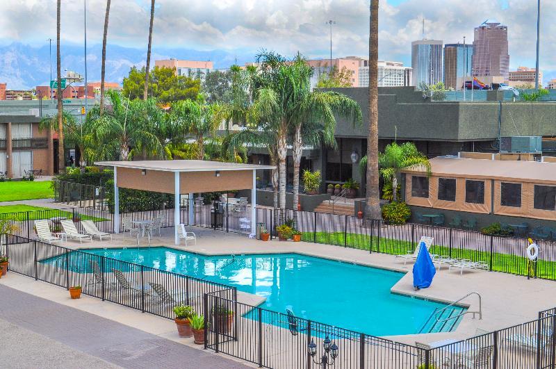 Hotel Ramada By Wyndham Tucson Exterior foto