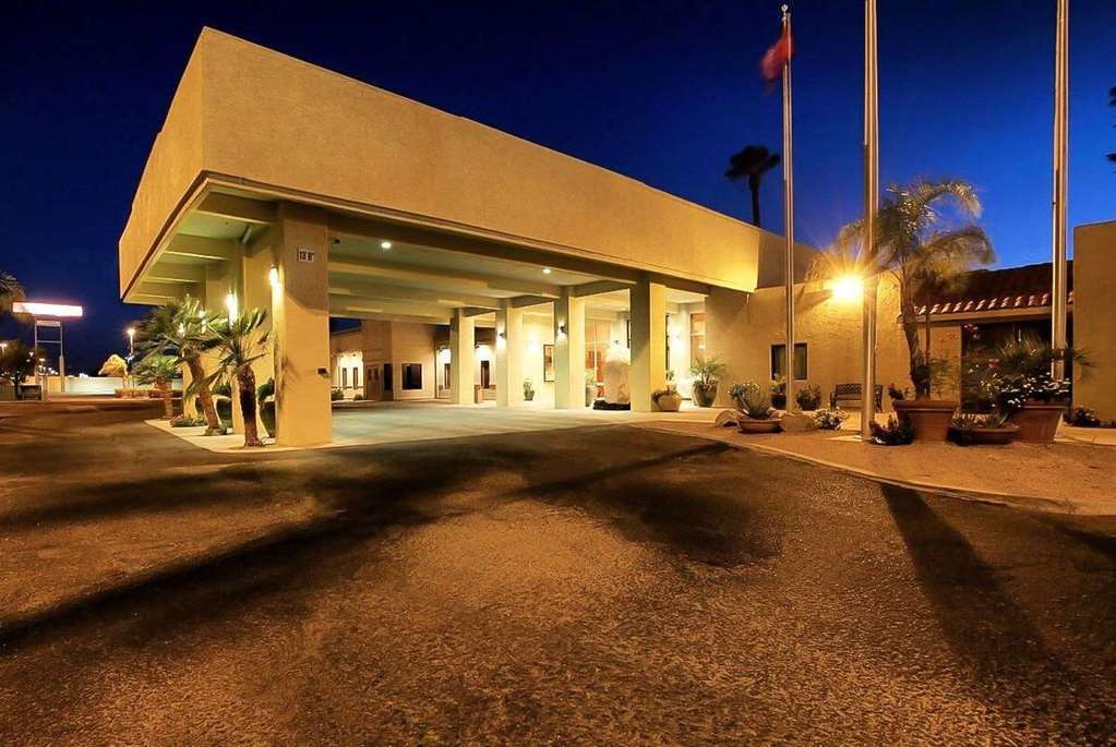 Hotel Ramada By Wyndham Tucson Exterior foto