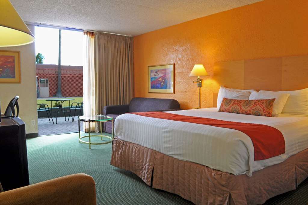 Hotel Ramada By Wyndham Tucson Exterior foto